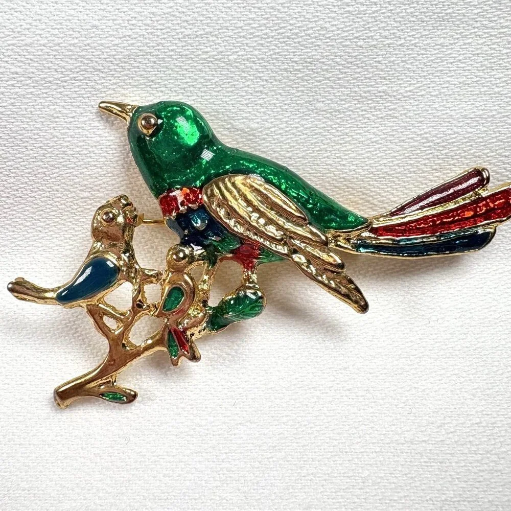 Vintage Two Sisters Medici Painted Enamel Figural‎ Bird w/ Baby Birds Brooch Pin